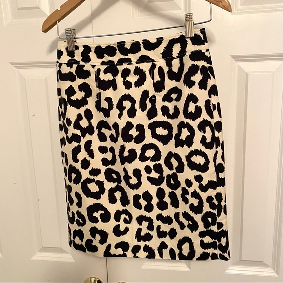 LOFT Dresses & Skirts - Loft Animal Print Straight Skirt Cotton Silk Blend